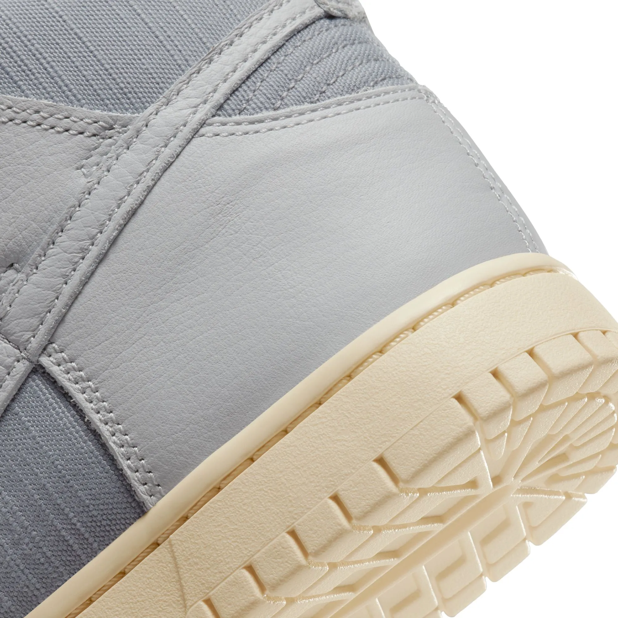 Nike Dunk Hi Retro PRM (LT Smoke Grey/Grey Fog-Sail)